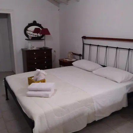 Charouda Stone Tower Xenonas Appartement