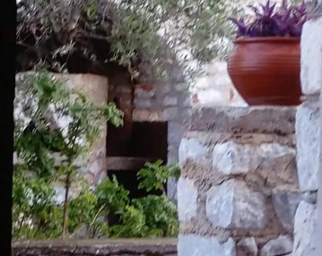 Charouda Stone Tower Xenonas شقة *