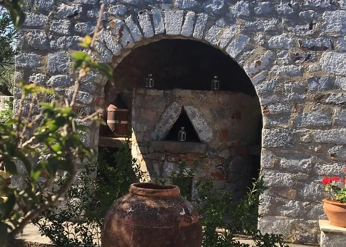 Apartamento Charouda Stone Tower Xenonas *