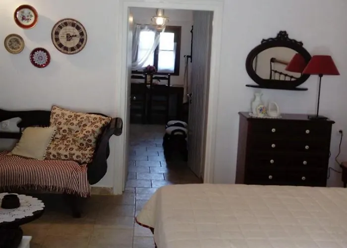 Apartamento Charouda Stone Tower Xenonas *