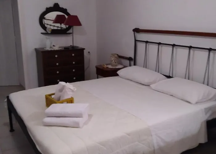 Charouda Stone Tower Xenonas Apartamento